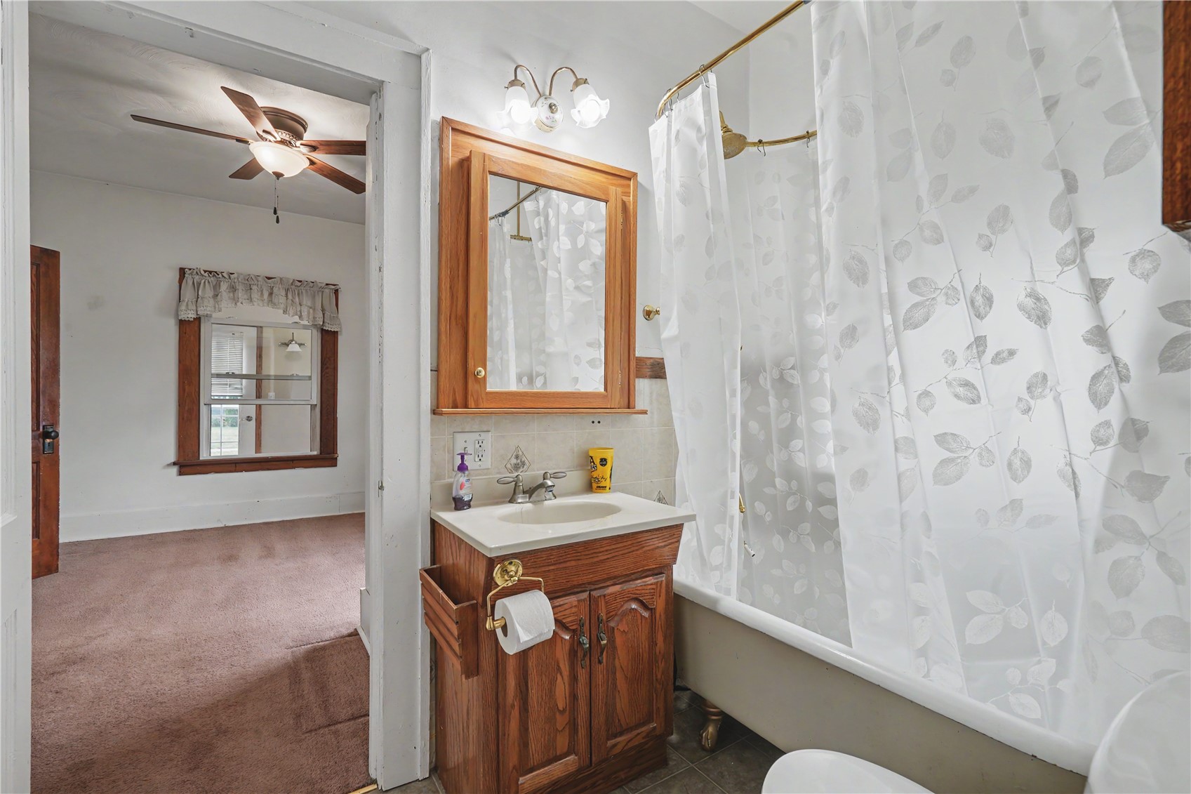 1109 J Avenue NW Cedar Rapids IA 52405