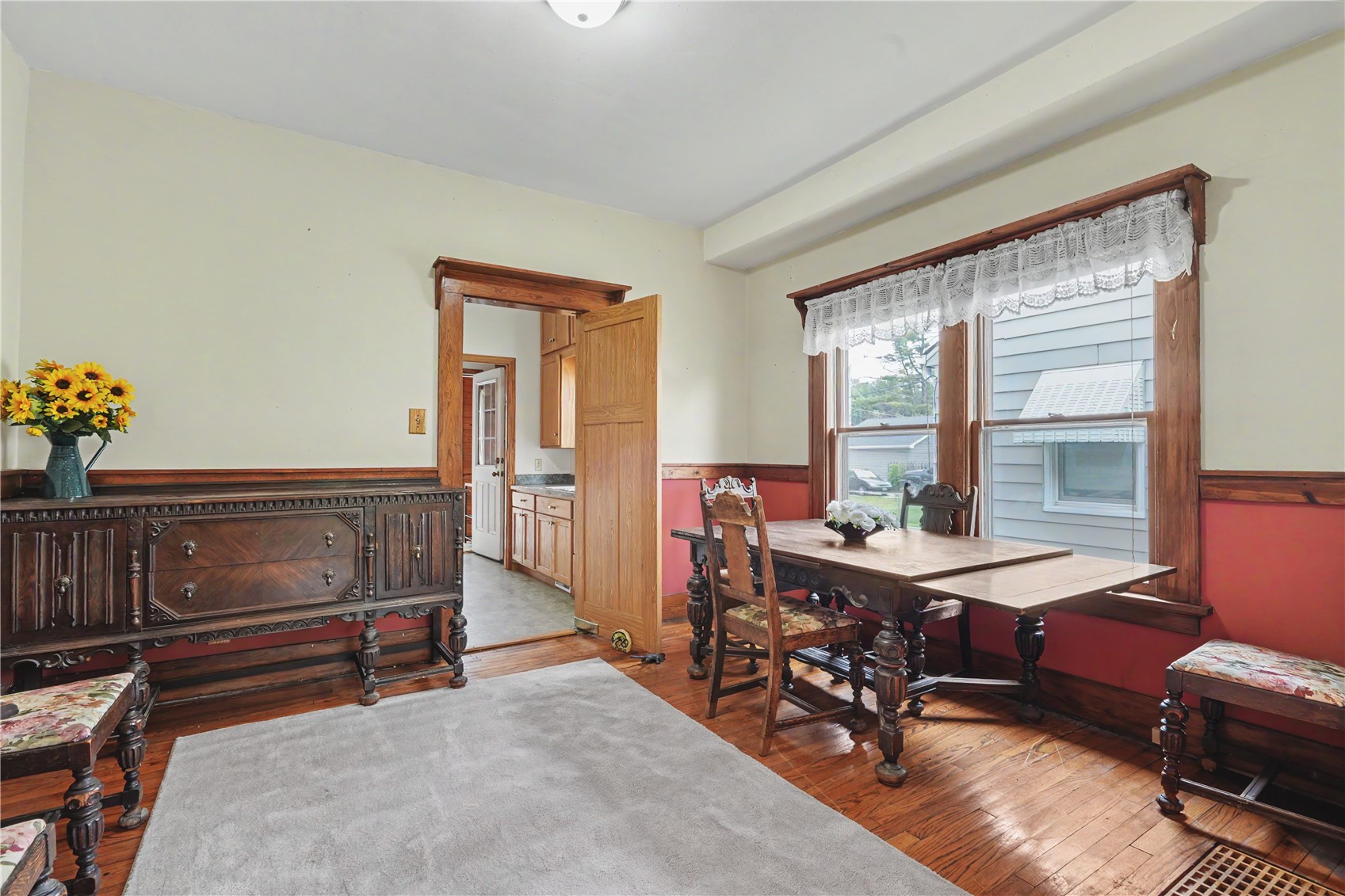 1109 J Avenue NW Cedar Rapids IA 52405