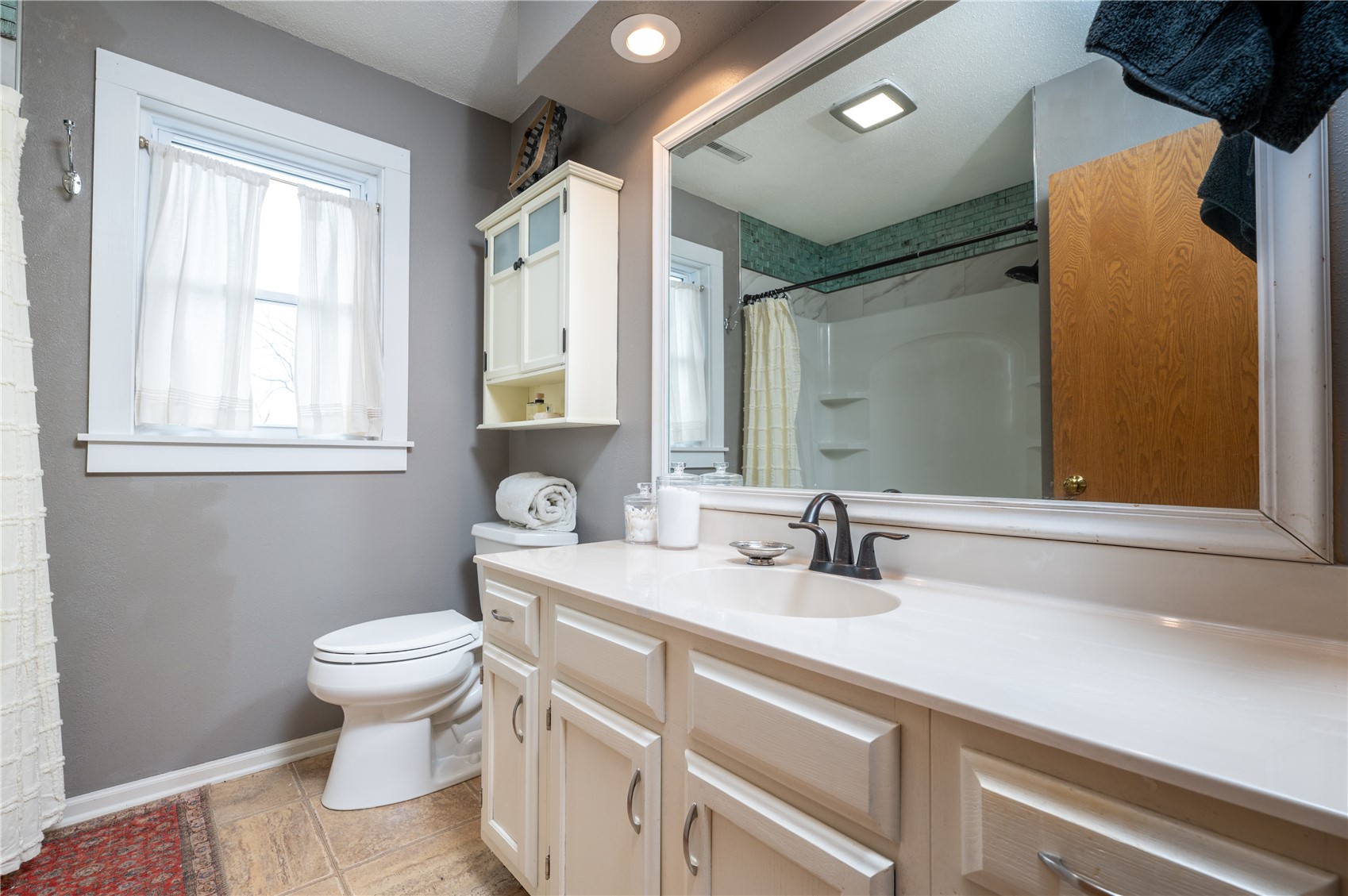 3817 Riverside Drive NE Cedar Rapids IA 52411