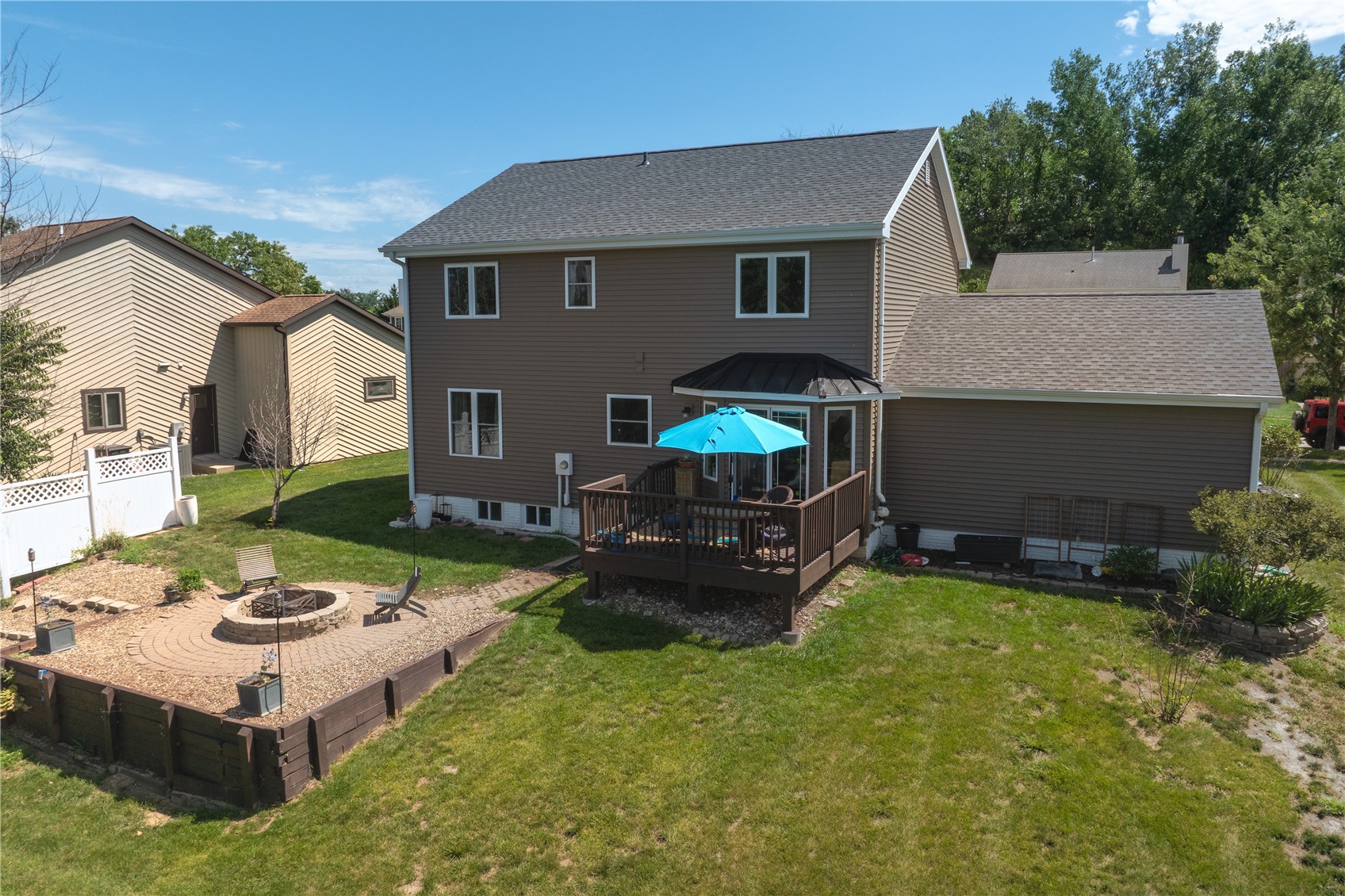 3817 Riverside Drive NE Cedar Rapids IA 52411