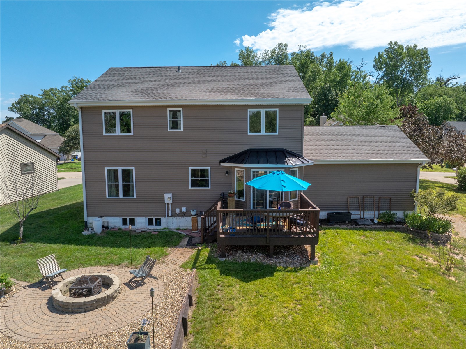 3817 Riverside Drive NE Cedar Rapids IA 52411