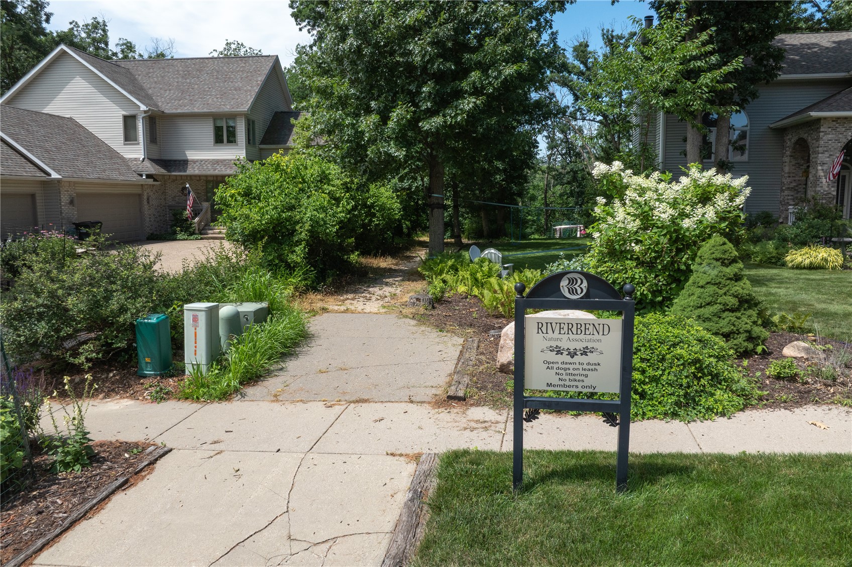 3817 Riverside Drive NE Cedar Rapids IA 52411