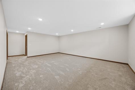 7007 Colpepper Drive SW Cedar Rapids IA 52404