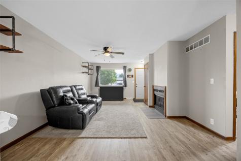 2526 Ellis View Court NW Cedar Rapids IA 52405