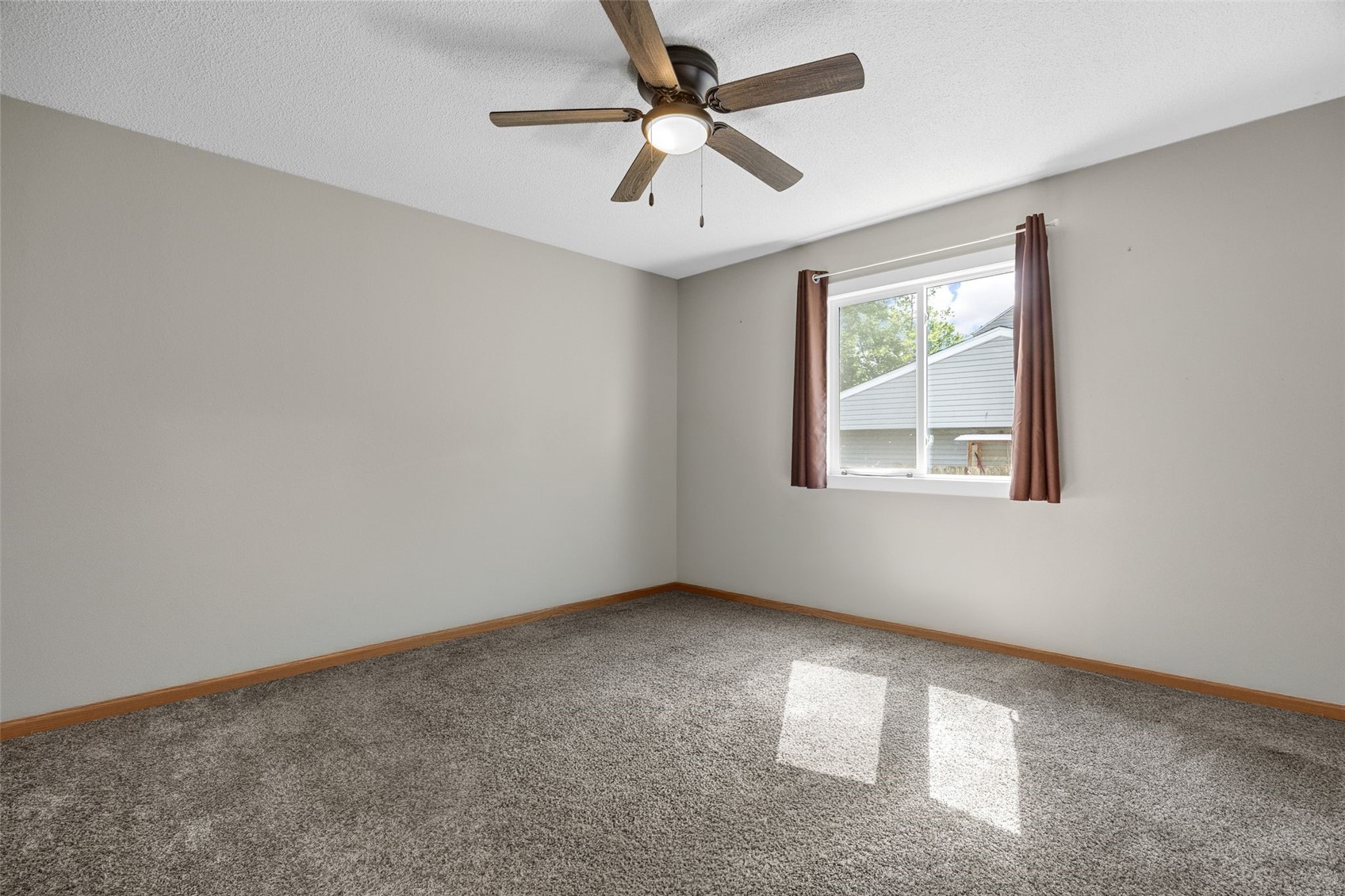 2526 Ellis View Court NW Cedar Rapids IA 52405