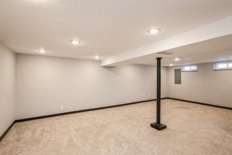 5314 Holly Avenue NW Cedar Rapids IA 52405