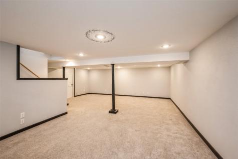 5314 Holly Avenue NW Cedar Rapids IA 52405