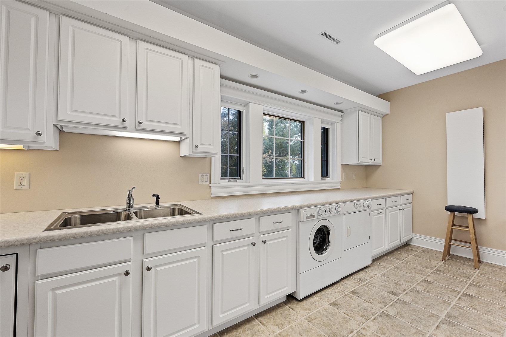 2610 Diamondwood Drive Cedar Rapids IA 52403