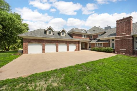 2610 Diamondwood Drive Cedar Rapids IA 52403