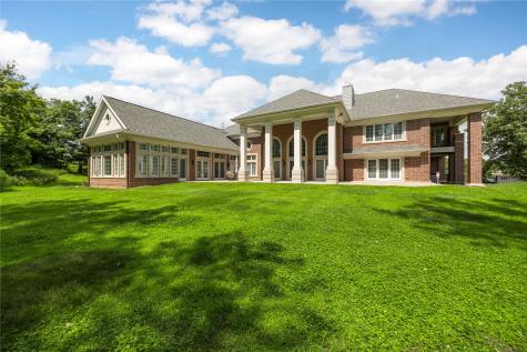 2610 Diamondwood Drive Cedar Rapids IA 52403