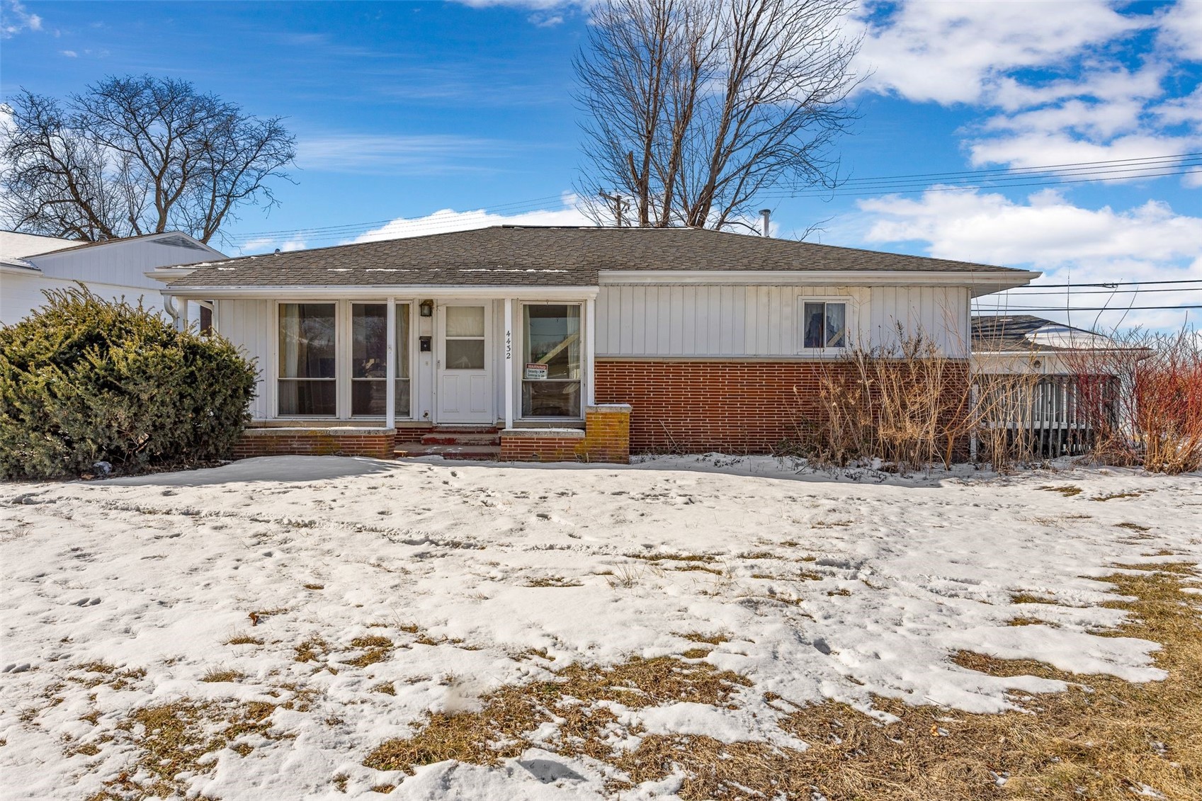 4432 Regal Avenue NE Cedar Rapids IA 52402
