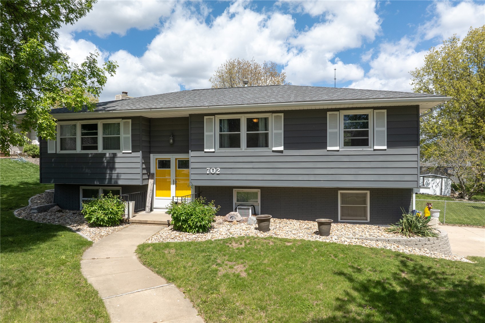 702 Fernwood Drive NE Cedar Rapids IA 52402