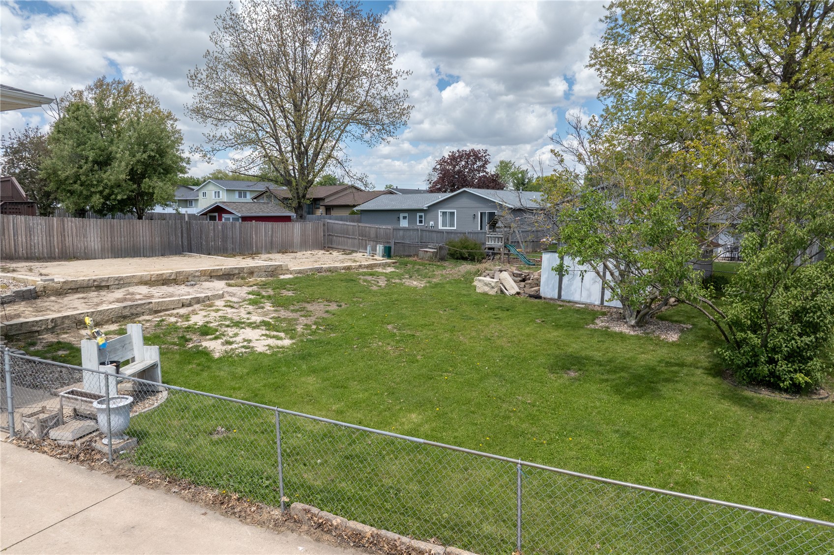 702 Fernwood Drive NE Cedar Rapids IA 52402