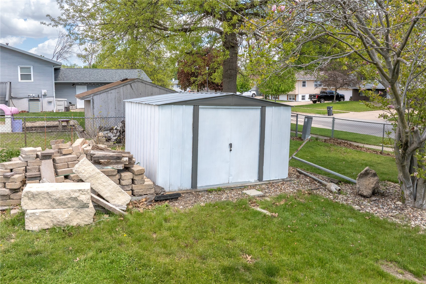 702 Fernwood Drive NE Cedar Rapids IA 52402