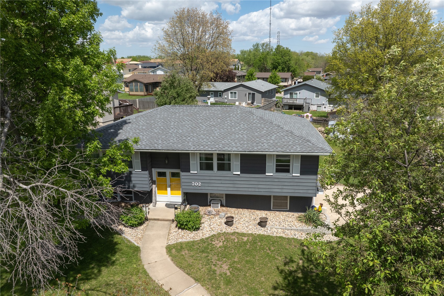702 Fernwood Drive NE Cedar Rapids IA 52402