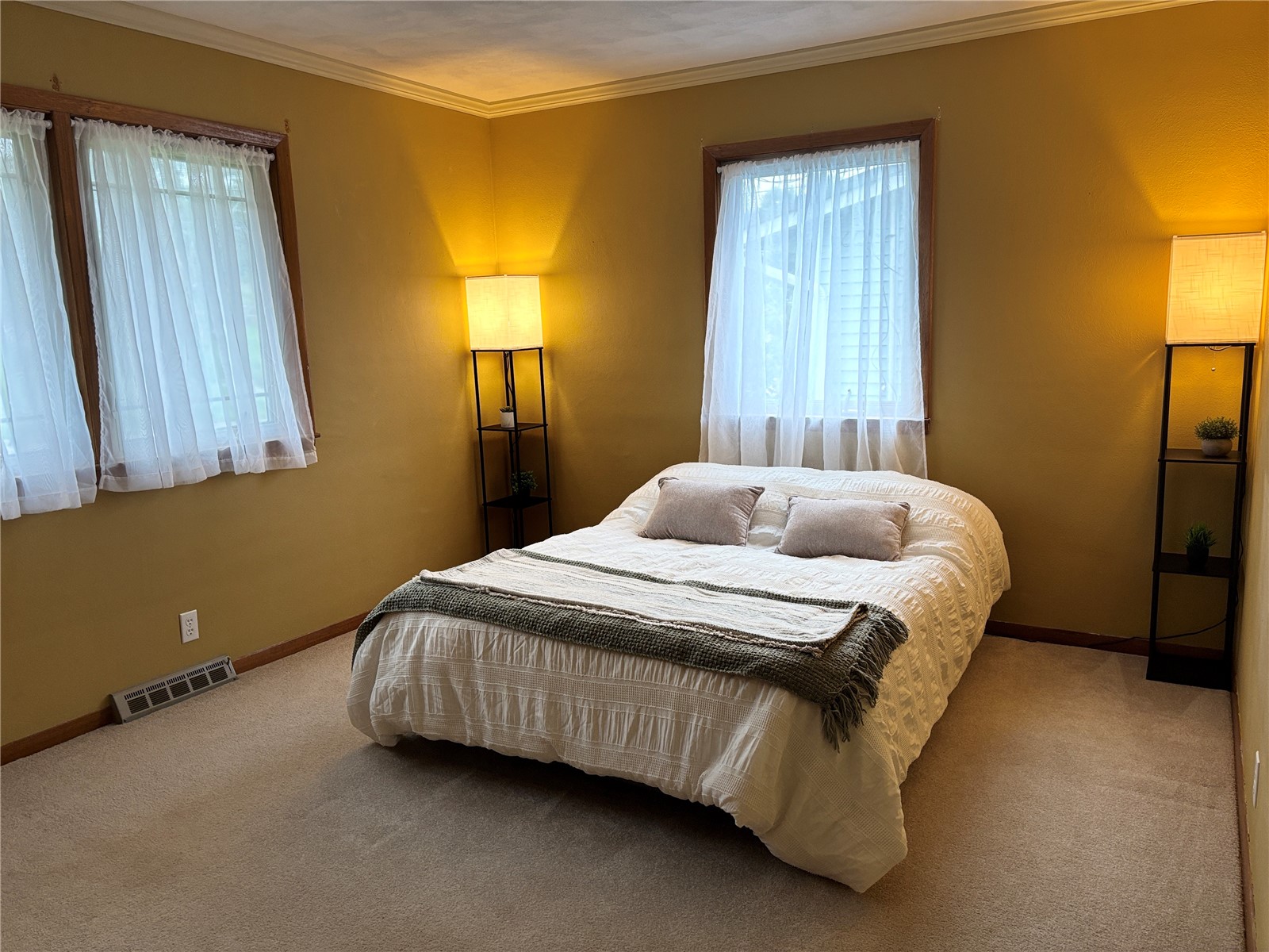 920 Westwood NW Cedar Rapids IA 52405