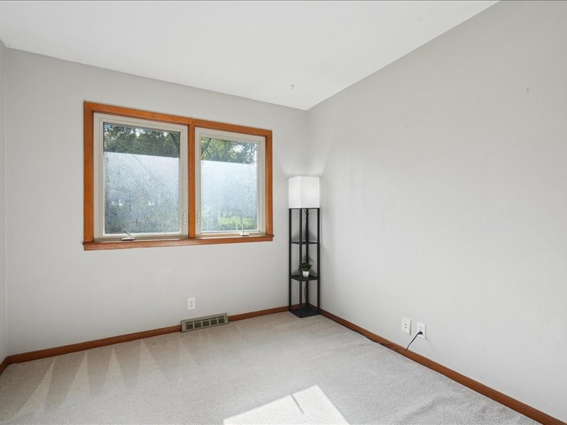 920 Westwood NW Cedar Rapids IA 52405