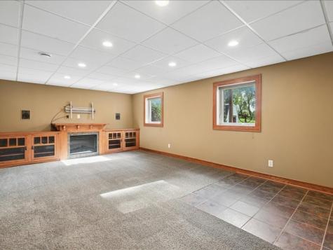 920 Westwood NW Cedar Rapids IA 52405