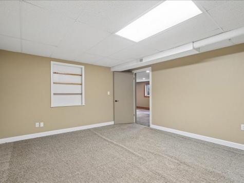 920 Westwood NW Cedar Rapids IA 52405