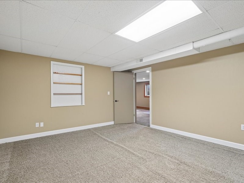 920 Westwood NW Cedar Rapids IA 52405