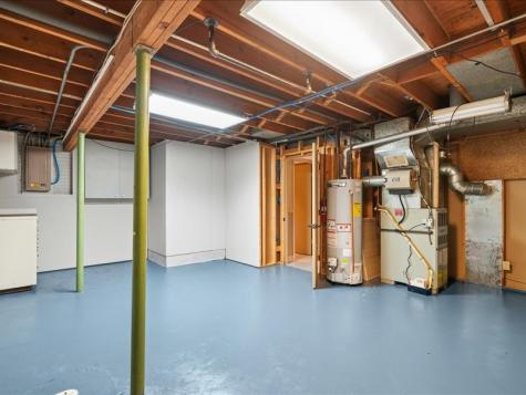 920 Westwood NW Cedar Rapids IA 52405