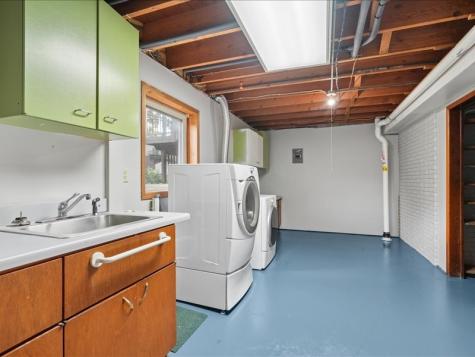 920 Westwood NW Cedar Rapids IA 52405