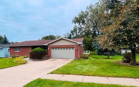 920 Westwood NW Cedar Rapids IA 52405