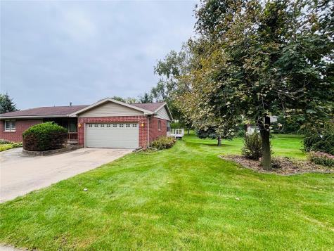 920 Westwood NW Cedar Rapids IA 52405