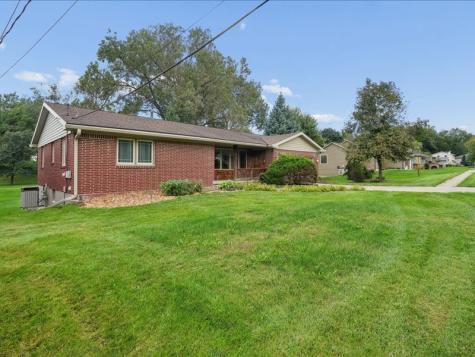 920 Westwood NW Cedar Rapids IA 52405