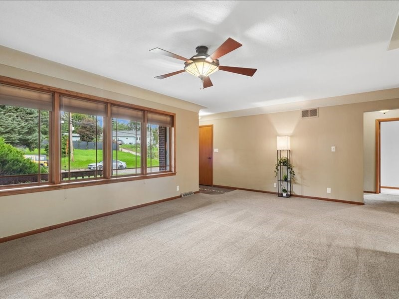 920 Westwood NW Cedar Rapids IA 52405