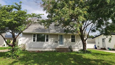 3308 H Avenue NW Cedar Rapids IA 52405