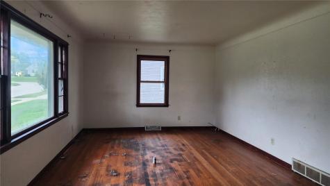 3308 H Avenue NW Cedar Rapids IA 52405