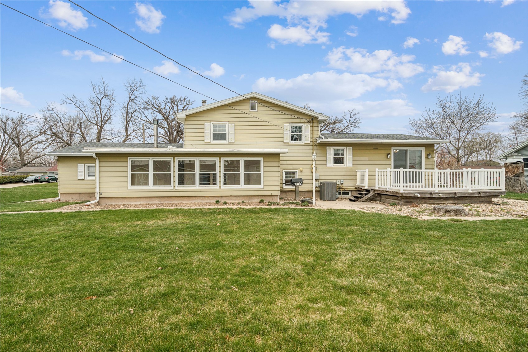 1007 Raney Street Hiawatha IA 52233