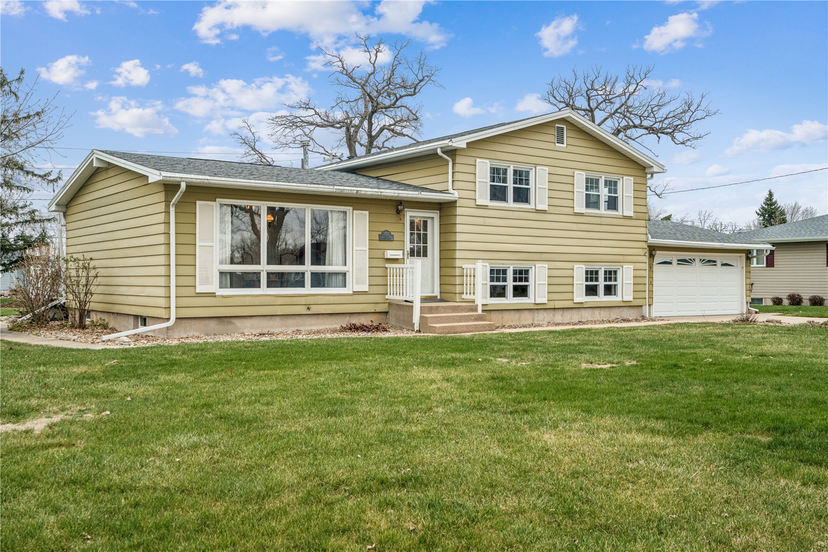 1007 Raney Street Hiawatha IA 52233