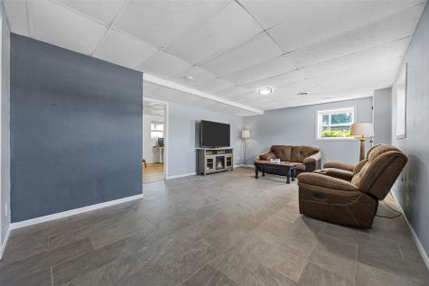 624 E 6th Street Tipton IA 52772