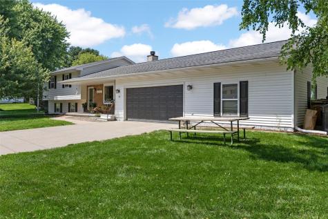624 E 6th Street Tipton IA 52772