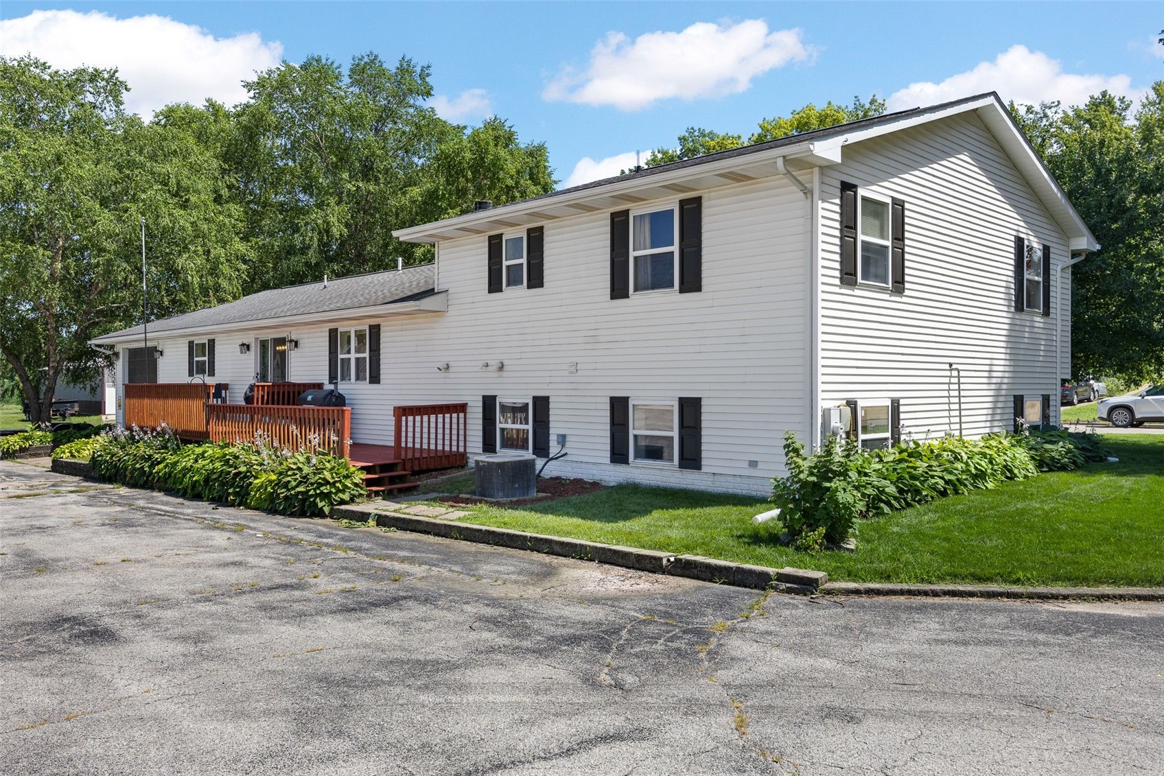 624 E 6th Street Tipton IA 52772