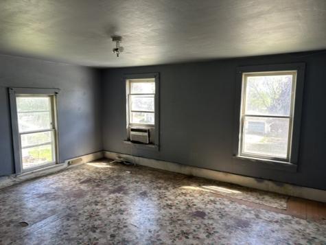 125 Jackson Street W Winthrop IA 50682