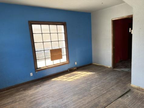 125 Jackson Street W Winthrop IA 50682