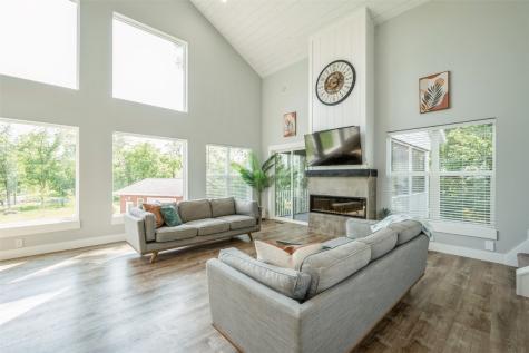 9207 Feather Ridge Road Cedar Rapids IA 52411