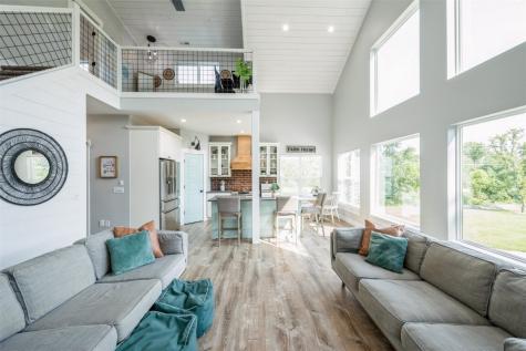 9207 Feather Ridge Road Cedar Rapids IA 52411