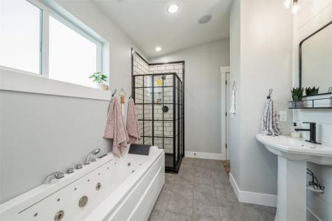 9207 Feather Ridge Road Cedar Rapids IA 52411