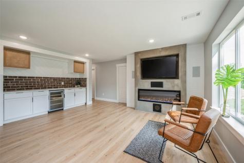 9207 Feather Ridge Road Cedar Rapids IA 52411