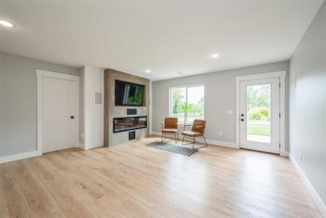 9207 Feather Ridge Road Cedar Rapids IA 52411