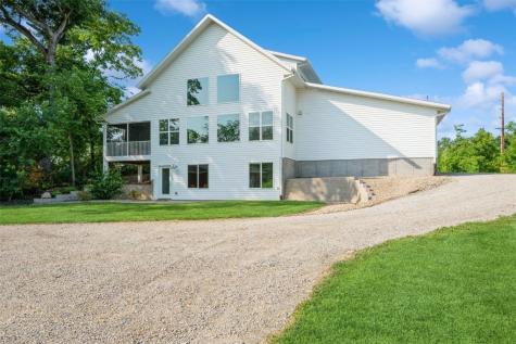 9207 Feather Ridge Road Cedar Rapids IA 52411