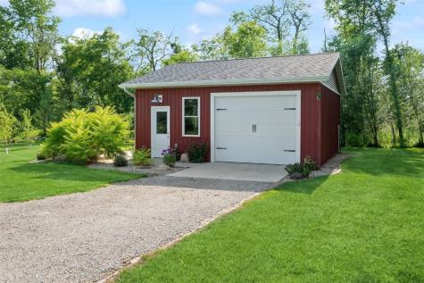 9207 Feather Ridge Road Cedar Rapids IA 52411