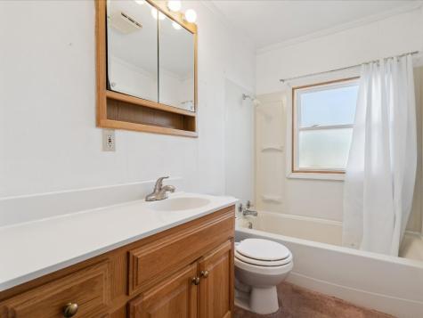 3817 Lennox Avenue NE Cedar Rapids IA 52402