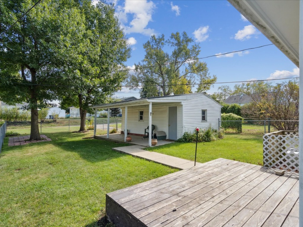 3817 Lennox Avenue NE Cedar Rapids IA 52402