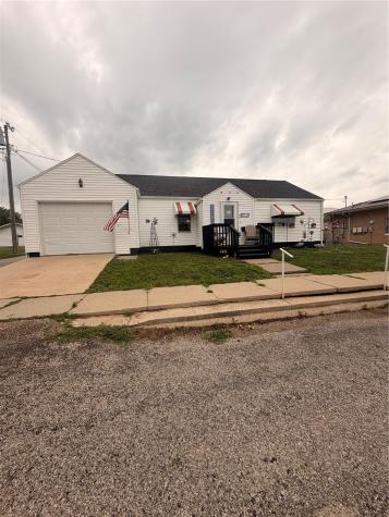 214 1st Street Keystone IA 52249