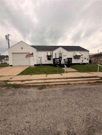 214 1st Street Keystone IA 52249